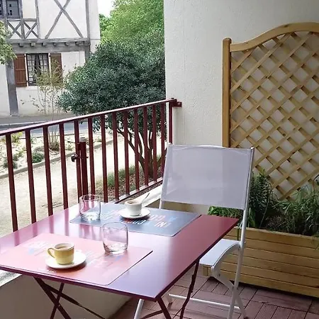 Les Petites Fontaines Au Coeur De La Doutre 昂热